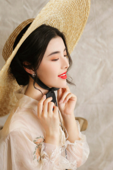 异界之召唤美女
